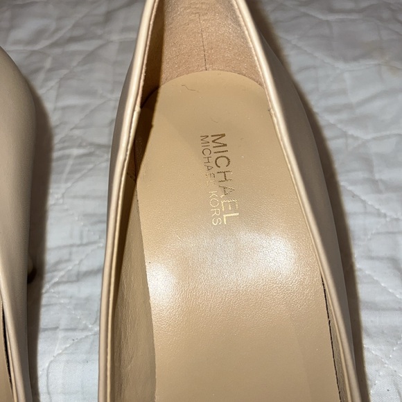 Michael Kors Alina Flex Leather Pumps - Picture 2 of 6